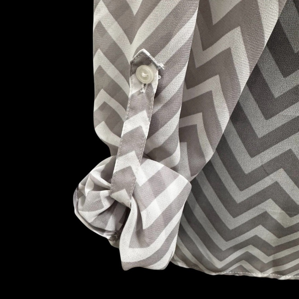 Sheer Chiffon Chevron Blouse XS Henley Top Hi-low Roll Tab Romantic Dainty A.N.A - Picture 6 of 12